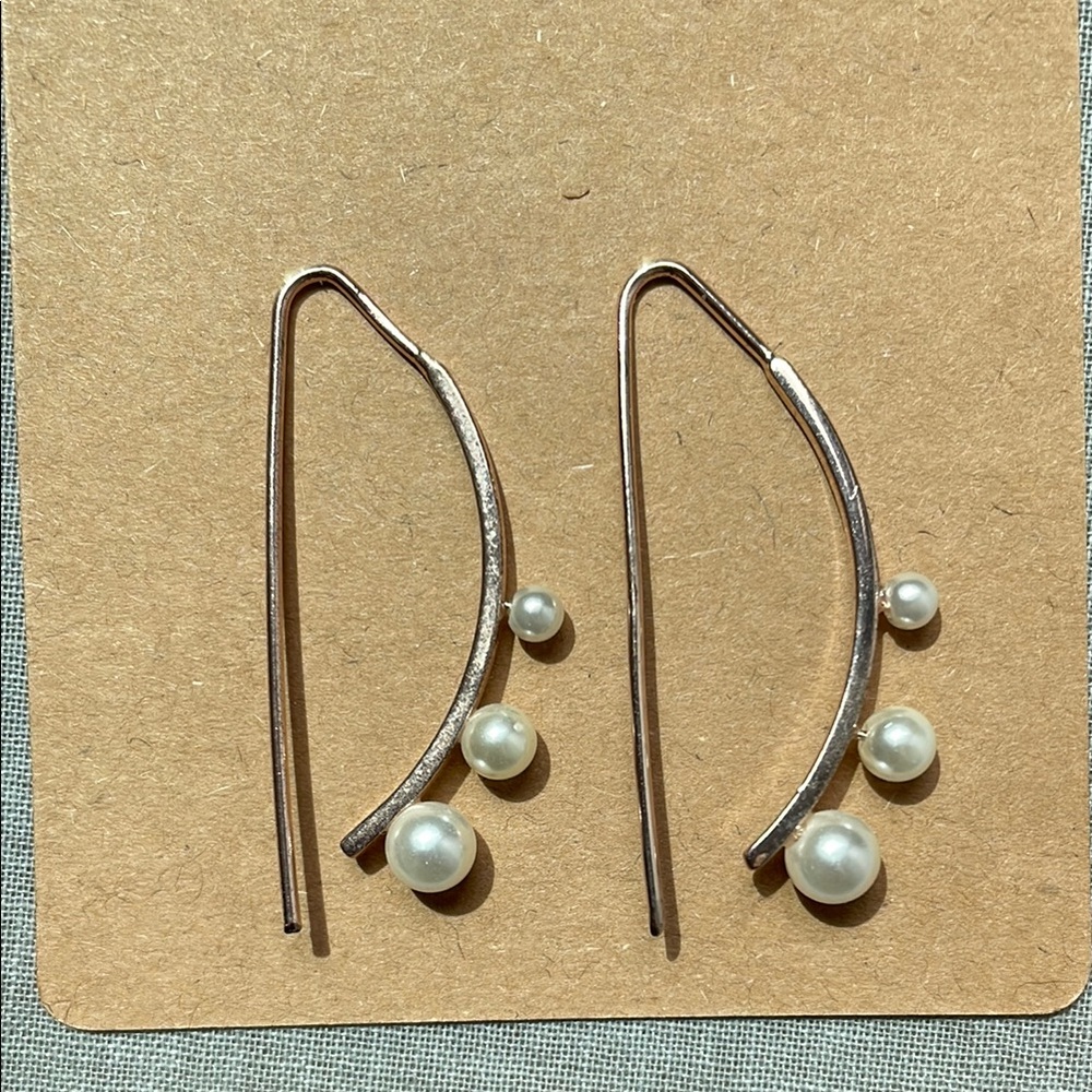 Rose Gold Color Pearl Earings - Picture 8 of 10